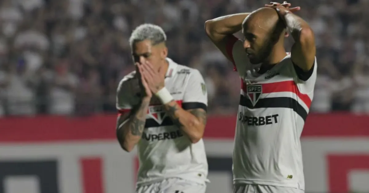 São Paulo Eliminado da Libertadores: Torcida Frustra e Futuro Incerto